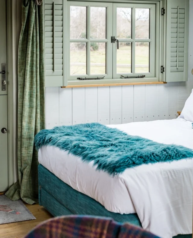 The evenings are drawing in much sooner these days giving ample opportunities to want to stay in bed a little later each morning and to snuggle down in bed a little earlier each evening...⁠
⁠
Is it time to snuggle and snooze where you are? ⁠
⁠
Photo Credit: @rachelcollinsphoto ⁠
⁠
#getcomfy #comfybed #timetosleep #timetorelax #winterevenings #winternights #dimpseyglamping